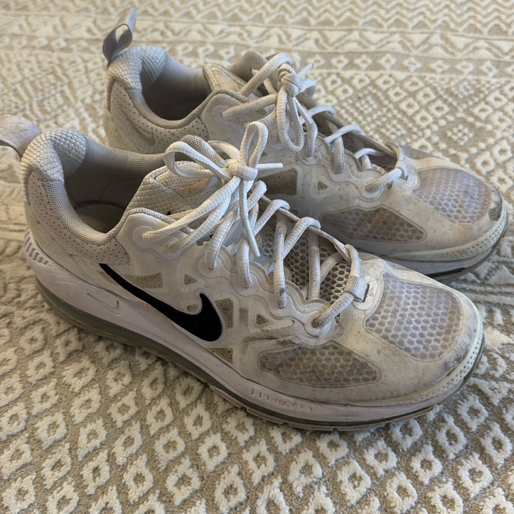 Nike Air Max white with black swoosh size men’s 7.5